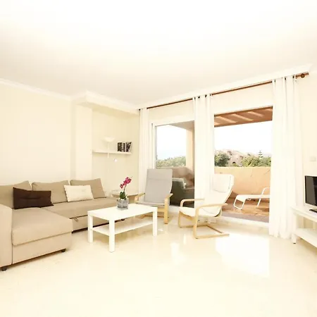 Apartment Ref 1 Spacious Sea View *